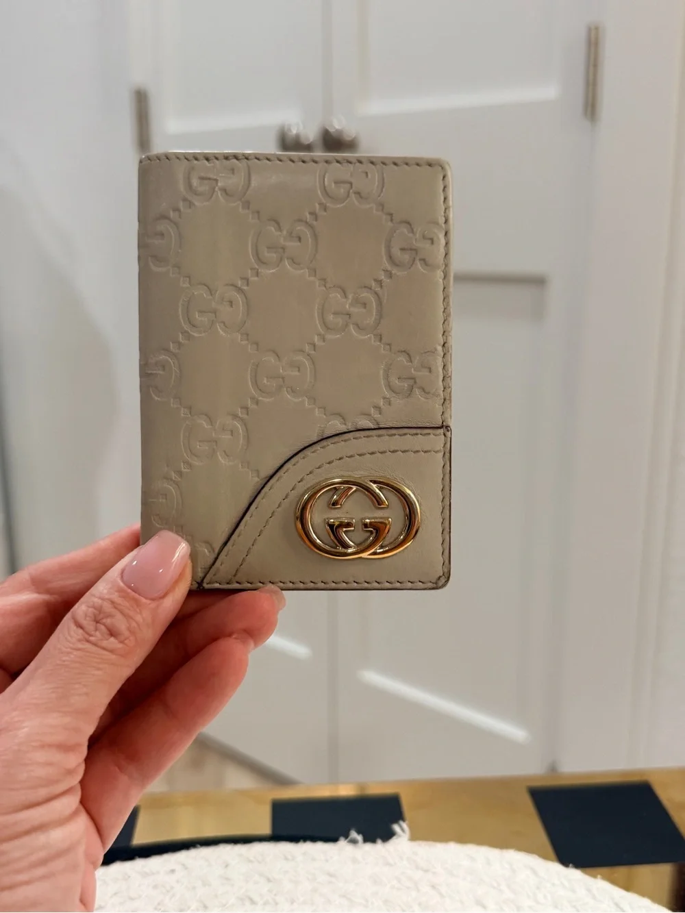 Gucci Guccissima Cream Card Case with Gold Hardware - PreLOVED ❣️ - Picture 8 of 8